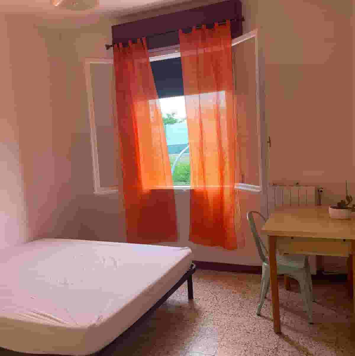 Thumbnail - Stanza Singola con letto matrimoniale